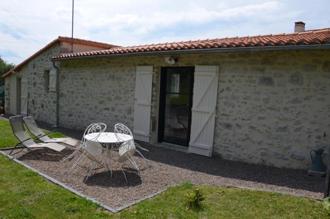 Вилла La Remise 4 Etoiles Saint-Hilaire-de-Mortagne Экстерьер фото